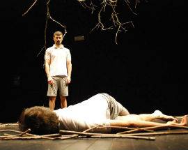 TEATRO: GENESIQUATTROUNO CHIUDE IL FESTIVAL ”LA CULTURA DEI LEGAMI”
