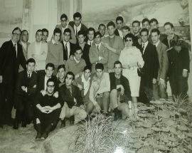 L’AQUILA: 50 ANNI DAL DIPLOMA, E’ CACCIA AI COMPAGNI PER LA RIMPATRIATA