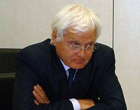 L’AQUILA: VISITE PRIVATE IN OSPEDALE, ”UNA DEROGA PER CHI RESTA NEGLI STUDI”