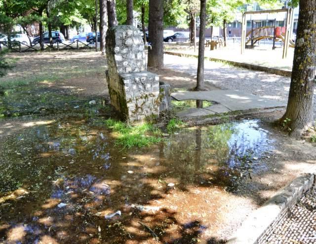 L’AQUILA: DEGRADO E SPORCIZIA AI ”GIARDINETTI” DEL TORRIONE