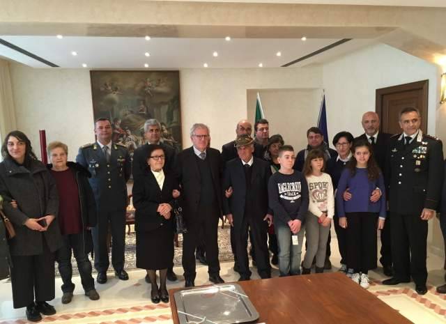 GIORNATA MEMORIA: L’AQUILA, MEDAGLIE AGLI EREDI DEI DEPORTATI IN LAGER NAZISTI
