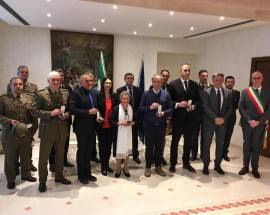 L’AQUILA: GIORNATA DELLA MEMORIA, MEDAGLIE D’ONORE A FAMILIARI DEPORTATI NEI LAGER