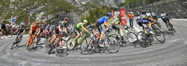 IL GIRO D’ITALIA TOCCA L’ABRUZZO, L’ARRIVO A CAMPO IMPERATORE E MARTEDI’ VIA DA PENNE