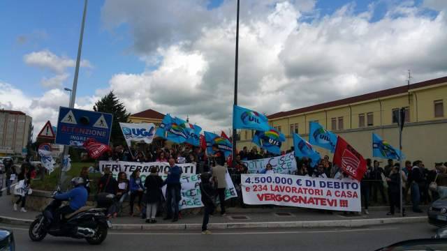 CALL CENTER: 3E32 CASEMATTE, ”SOLIDARIETA’ AI LAVORATORI”