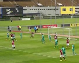 ACROBATICO GOL DI… SEDERE, IL VIDEO IMPAZZA SU YOUTUBE – GUARDA