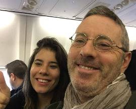 PARIGI: GRILLO E’ RIENTRATO, ”NIENTE FOTO, VOLEVO SALVARE MIA FIGLIA”