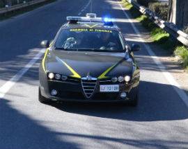 CONTRIBUTO RICOSTRUZIONE CON TRUFFA, AQUILANA DENUNCIATA E MAXI SEQUESTRO