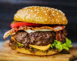 L’ABRUZZO PARTECIPA ALL’HAMBURGER DAY: ”PER OGNI PANINO UNO IN OMAGGIO”