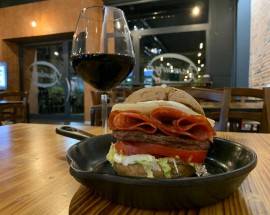 LANCIANO: ”WINEBURGER IN LOVE”, QUANDO L’HAMBURGER INCONTRA IL VINO