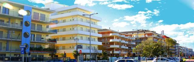 MIGRANTI: ALTRI 2MILA ARRIVI IN ABRUZZO, A PESCARA E’ POLEMICA PER HOTEL RISERVATO
