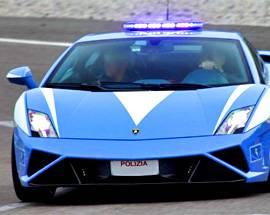 L’AQUILA: ARRIVA LA LAMBORGHINI DELLA POLIZIA DA 300 KM ALL’ORA