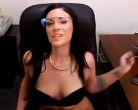 SVOLTA PORNO PER I GOOGLE GLASS, PRIMO FILM HARD CON DUE NOTE STAR