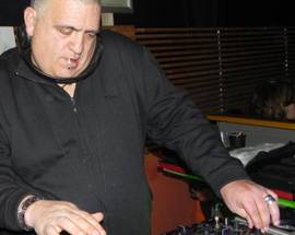 L’AQUILA: IL ‘GURU’ DI PAOLO RESTA SENZA MUSICA.  RUBATI 30 MILA LP IN VINILE, ”ERANO LA MIA VITA”
