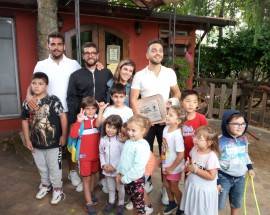 L’AQUILA: IL VOLO AL COUNTRY CAMP, FOTO E SORRISI CON I BAMBINI