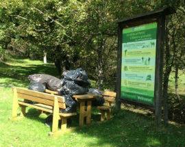 L’AREA PIC-NIC E’ UNA DISCARICA NEL CUORE DEL PARCO NAZIONALE DEL GRAN SASSO