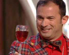 L’AQUILA: ECCO CHICCO D’OLIVA, SOMMELIER DA RIDERE ”CITTA’ CHE TORNA A VIVERE, MA C’E’ BISOGNO DI TEMPO”