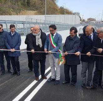 TERAMO: D’ALBERTO INAUGURA ASSIEME A BRUCCHI SOTTOVIA FERROVIARIO