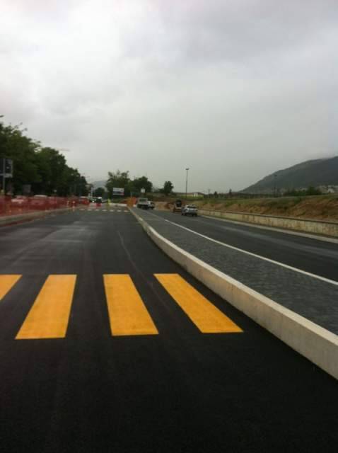 L’AQUILA: VIALE CORRADO IV, TREGUA CON COMUNE GLI INCASSI CALANO, MA I COMMERCIANTI SPERANO