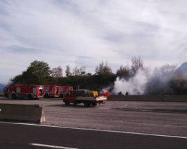 VEICOLO IN FIAMME SULL’A24, CHIUSO TRAFORO GRAN SASSO