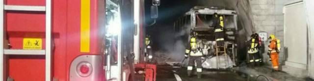 BUS A FUOCO SOTTO IL TRAFORO, LA PROCURA APRE INCHIESTA