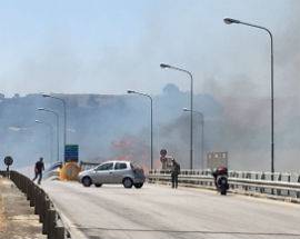 INCENDI: ROGHI NEL PESCARESE E A14 CHIUSA PER 20 CHILOMETRI PER IL FUMO