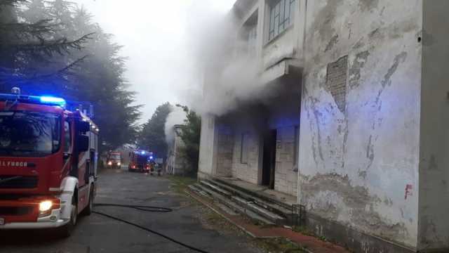 INCENDIO DOLOSO IN MAGAZZINO IN DISUSO DELLA ASL A TERAMO