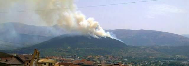 L’AQUILA: INCENDIO ROIO, ”PRESTO STIMA DEI DANNI, DA LIRIS POLEMICHE STERILI”