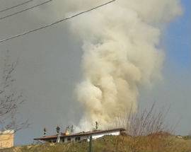 CASA IN FIAMME A SAN DEMETRIO, INCENDIO DALLA CANNA FUMARIA