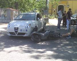 L’AQUILA: INCIDENTE SU SS17BISMOTORINO CONTRO AUTOMOBILE