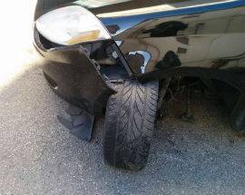 TRAVOLGE AUTO IN SOSTA E SCAPPA, CACCIA AL PIRATA AD ALBA ADRIATICA
