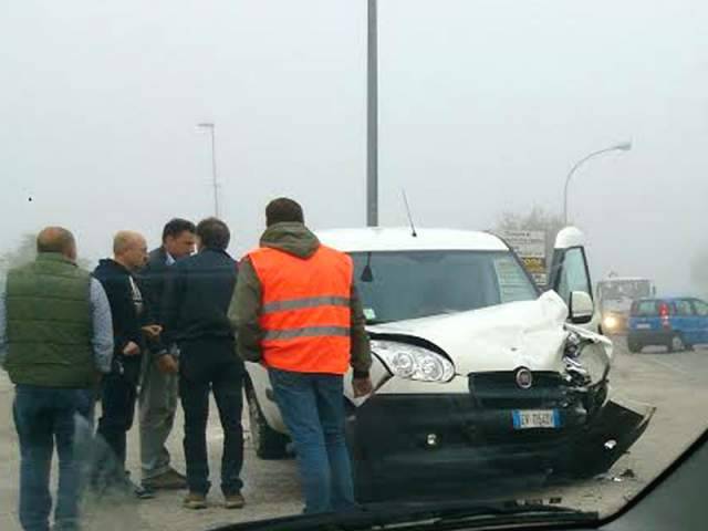 L’AQUILA: SCONTRO AUTO-TIR STAMATTINA A SAN DEMETRIO