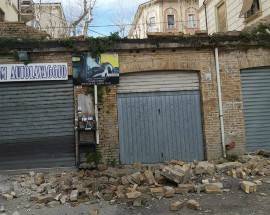 LANCIANO: UBRIACO ALLA GUIDA FINISCE CONTRO MURO DI CEMENTO
