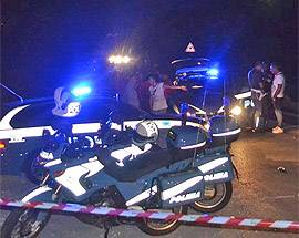 L’AQUILA: MOTO CENTRA AUTO SULLA STATALE, IL CENTAURO CADE MA RIMANE ILLESO
