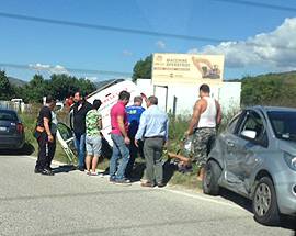 L’AQUILA: SCONTRO TRA AUTO SULLA STATALE 17, DUE FERITI, SUL POSTO ELICOTTERO 118 E VIGILI