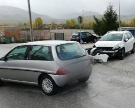 L’AQUILA: INCIDENTE TRA DUE AUTO AL CAMPO SPORTIVO DI PRETURO