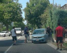 L’AQUILA: AUTO SI RIBALTA SULLA STATALE 17, CONDUCENTE FERITA