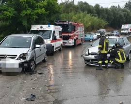 INCIDENTE STRADALE A SPOLTORE, INTERVENGONO I VIGILI DEL FUOCO