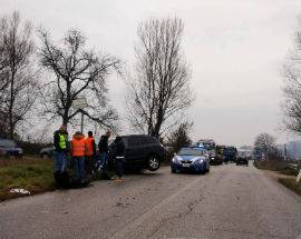 L’AQUILA: INCIDENTE A BAZZANO, SUV FINISCE FUORI STRADA