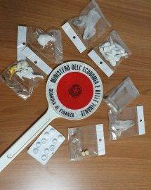 GIULIANOVA: DROGA IN LOCALE DELLA MOVIDA, DUE SEGNALAZIONI