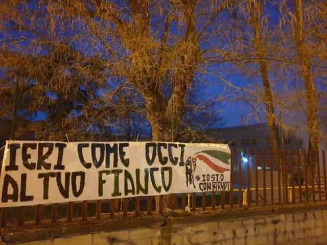 DIMISSIONI BIONDI: STRISCIONI GIOVENTU’ NAZIONALE, ”SEMPRE AL TUO FIANCO”