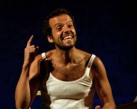 ”ITALIANI CINCALI”: IL TSA PORTA AL RIDOTTO ”TEATRO CIVILE SENZA RETORICA”