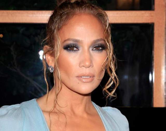 SINDACO CAMPLI SCRIVE A JENNIFER LOPEZ, ”VIENI A VIVERE QUI, C’E QUELLO CHE CERCHI”