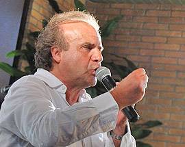 L’AQUILA: ROBERTO E VALENTINA SPOSI, SORPRESA DA JERRY CALA’
