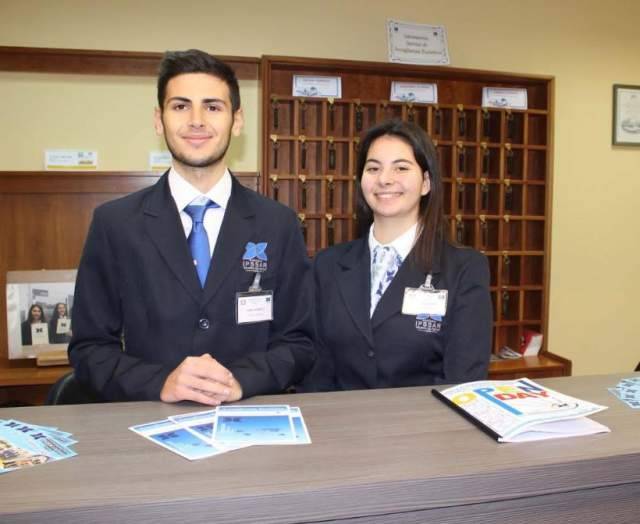 ALBERGHIERO PESCARA: TAGLIO NASTRO LABORATORIO FORMAZIONE TURISTICA