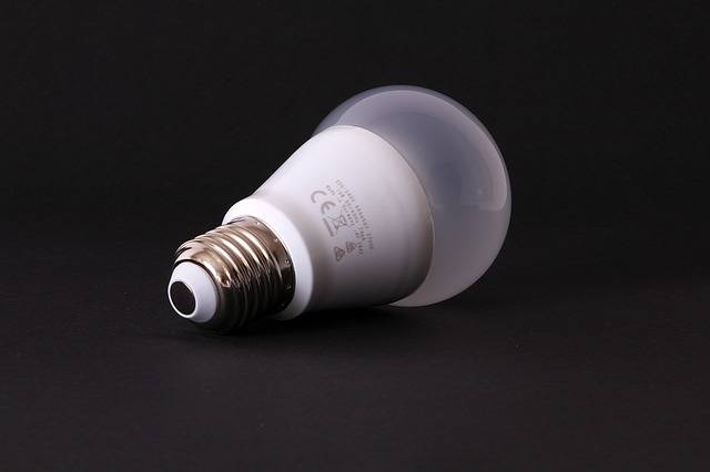 ENERGIA E SPESE, ECCO QUANTO SI RISPARMIA OGNI ANNO CON LE LAMPADINE LED