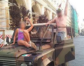 FOTO SU JEEP ESERCITO, ARRIVA LA CONFERMA: ”I SOLDATI C’ERANO”