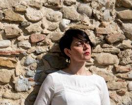 L’AQUILA: ”NELL’ATERNO SCORRE MUSICA”, CONCERTO CANTAUTRICE LARA MOLINO