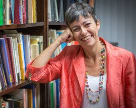 DALL’AQUILA AGLI USA: ”UN PAESE DI CARTA”, PRIMO ROMANZO DELLA SCRITTRICE LAURA BENEDETTI