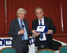 MONTESILVANO: CONSEGNATO IL PREMIO ABRUZZESE DELL’ANNO A LEGNINI