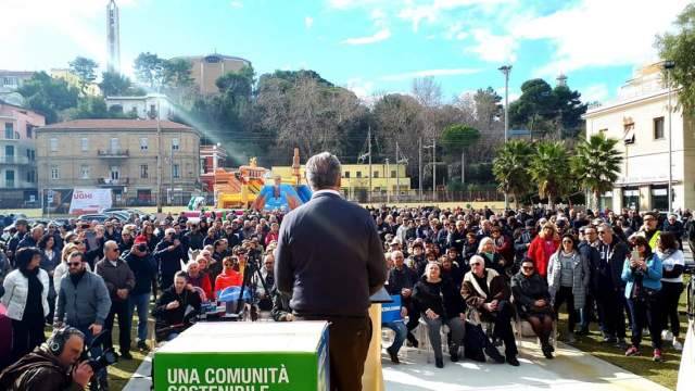 REGIONALI: PIAZZA PIENA PER LEGNINI A FRANCAVILLA, ”VITTORIA A PORTATA DI MANO”